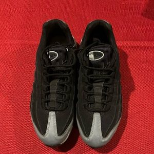 Nike Air Max 95’s Size 9 Color Black and Grey